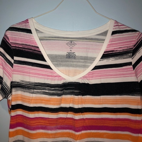 St John's Bay size PL short sleeve v neck tee shirt - Picture 5 of 6